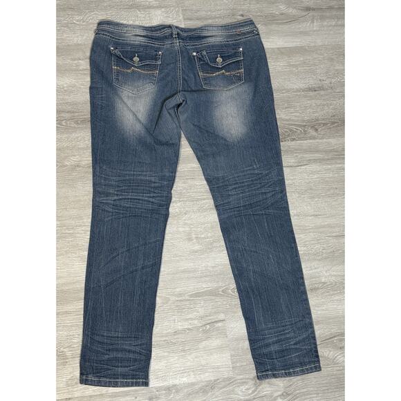 Vintage Y2K Bootcut Jeans Low Rise Distressed Dark Wash Denim Juniors 15 Grunge - Picture 2 of 4